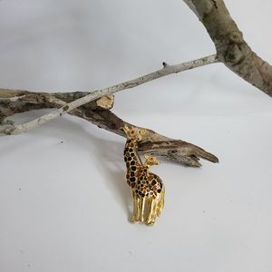 Giraffe Brooch